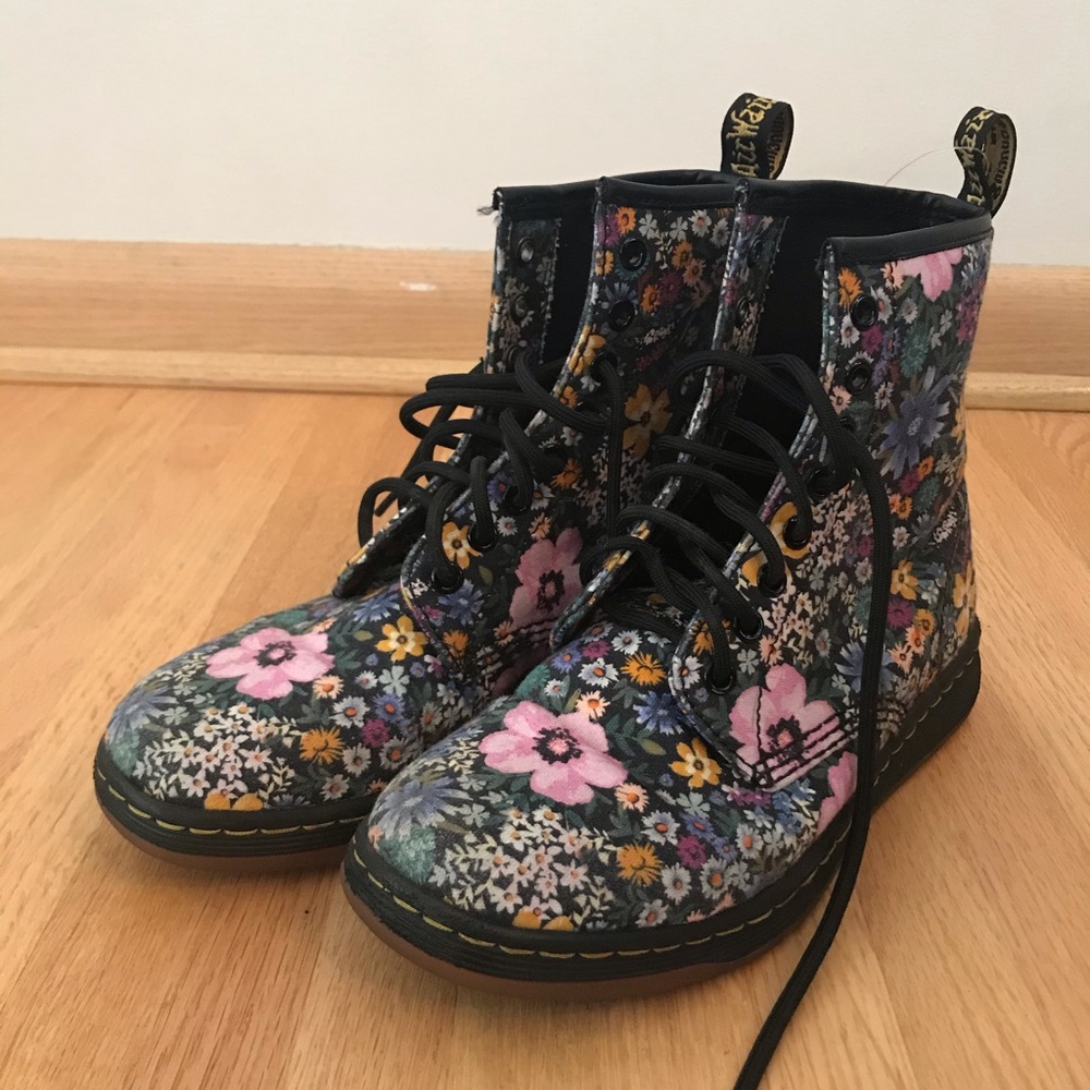 •Floral Doc Martens Boots•